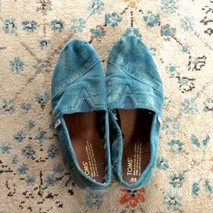 Well loved Toms